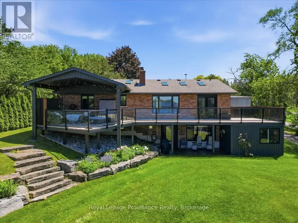 2728 County Road 3, Prince Edward County (Ameliasburg Ward)